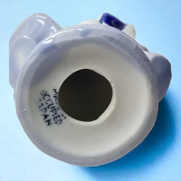 Vintage Blue & White Figurine Victorian Lady in Colonial Dress, Occupied Japan - Picture 5 of 12